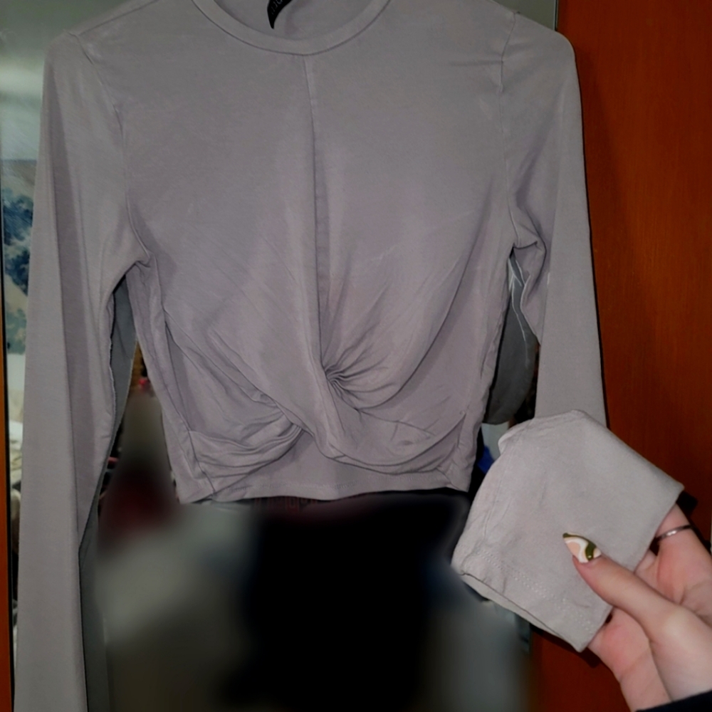 Divided by H&M light purple long sleeve crop top